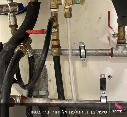 צינורות ומחברים במערכת אינסטלציה